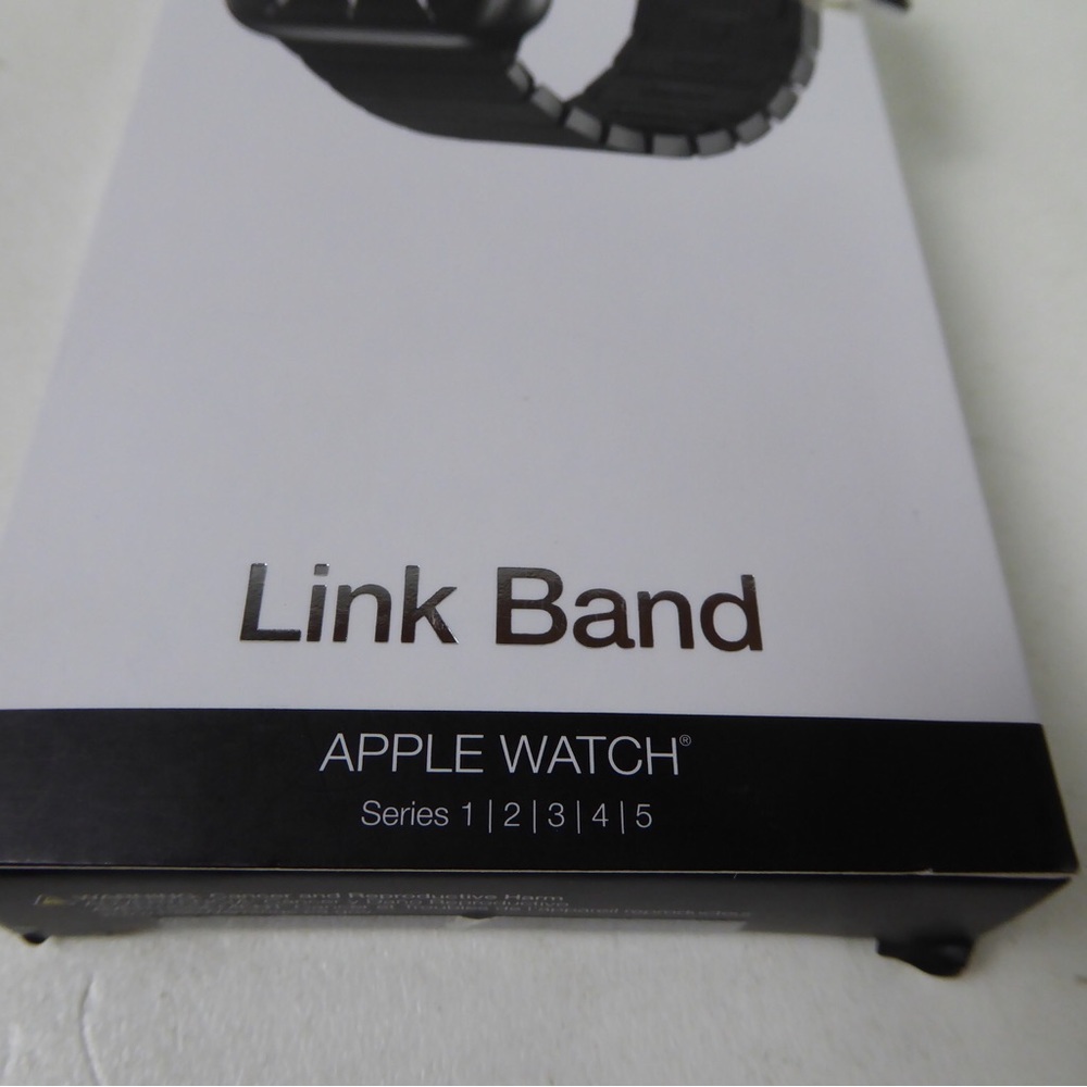 Stainless Steel Link Apple Watch Band Adjustable w Butterfly Closure NWT - Picture 3 of 6